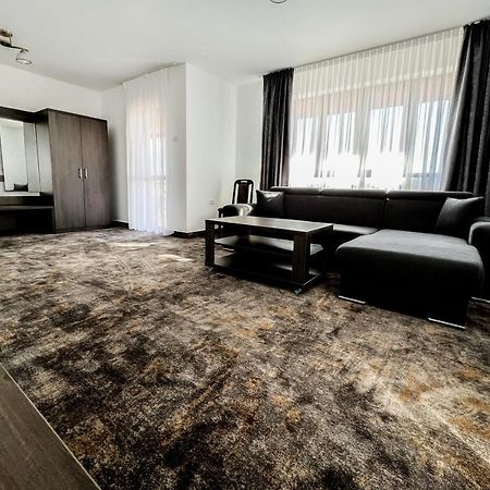 Motel Infinit Zsilvásárhely Kültér fotó