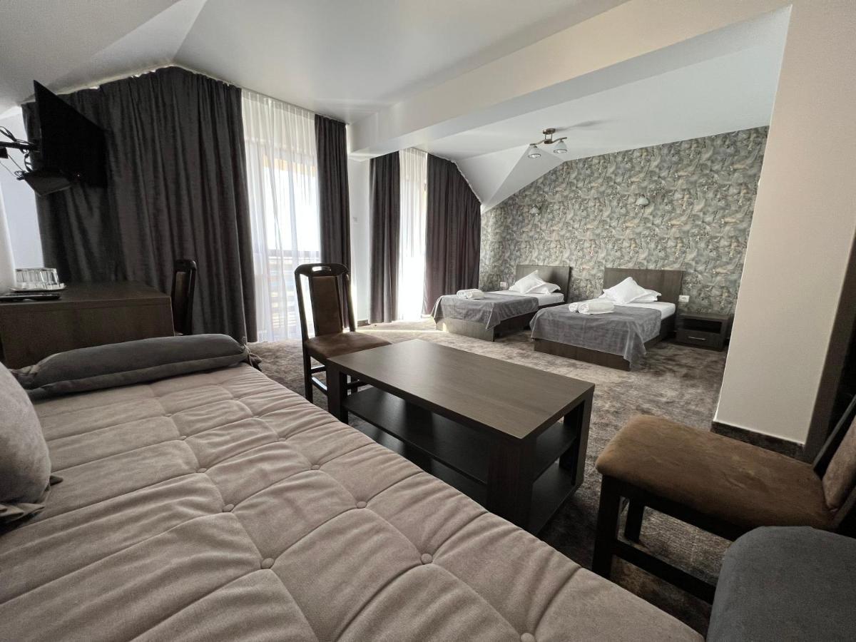 Motel Infinit Zsilvásárhely Kültér fotó