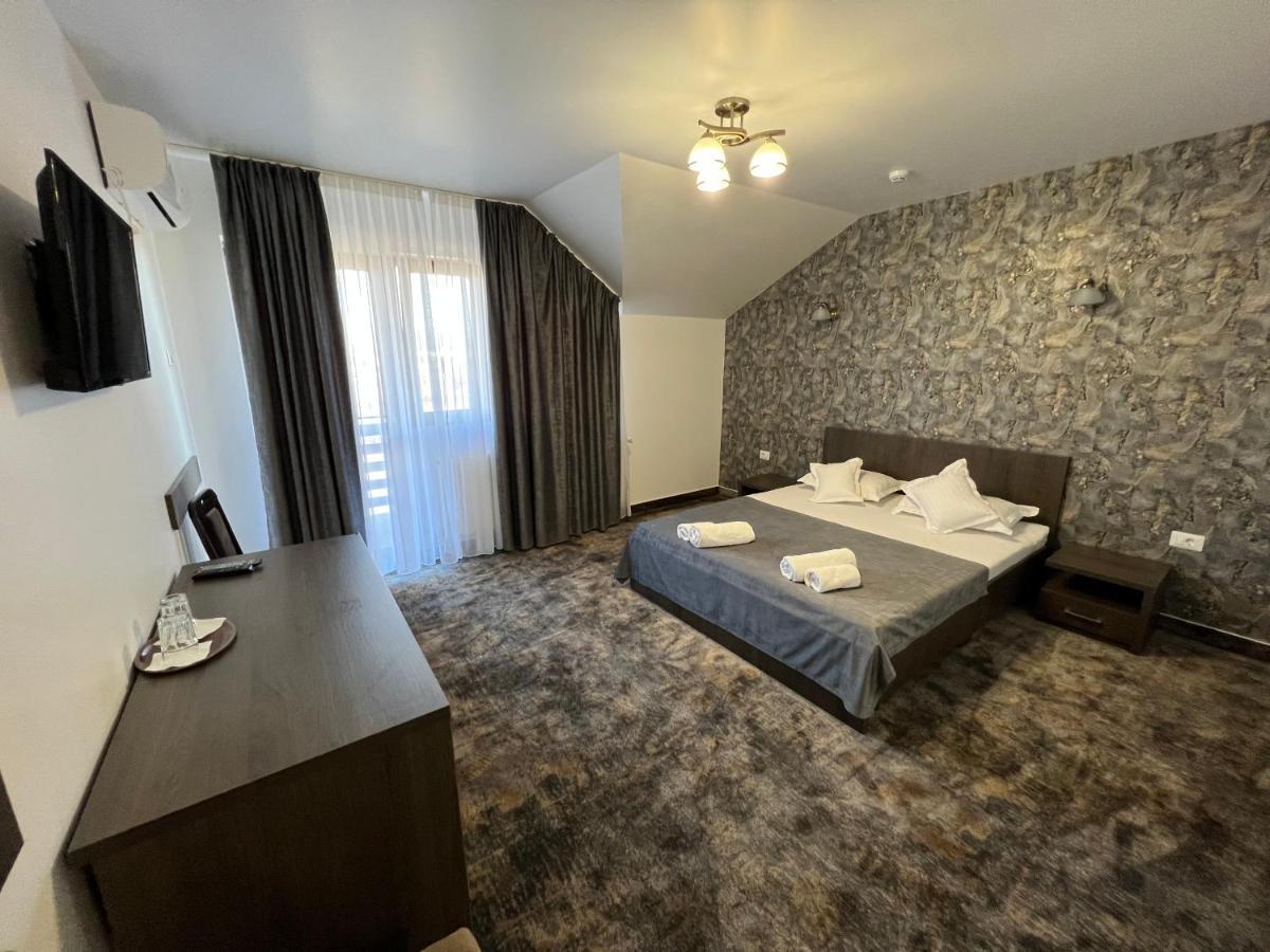 Motel Infinit Zsilvásárhely Kültér fotó