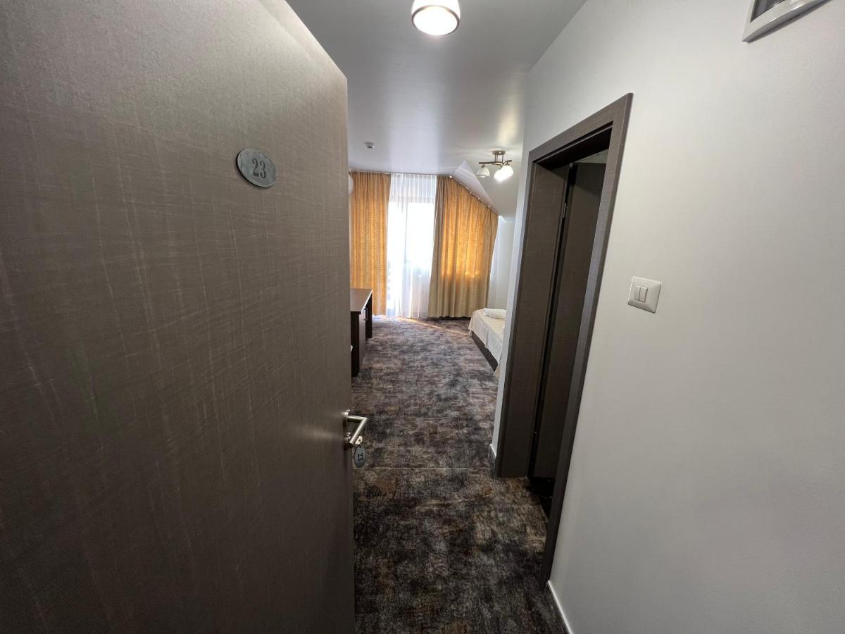 Motel Infinit Zsilvásárhely Kültér fotó