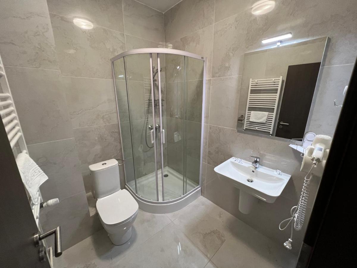 Motel Infinit Zsilvásárhely Kültér fotó