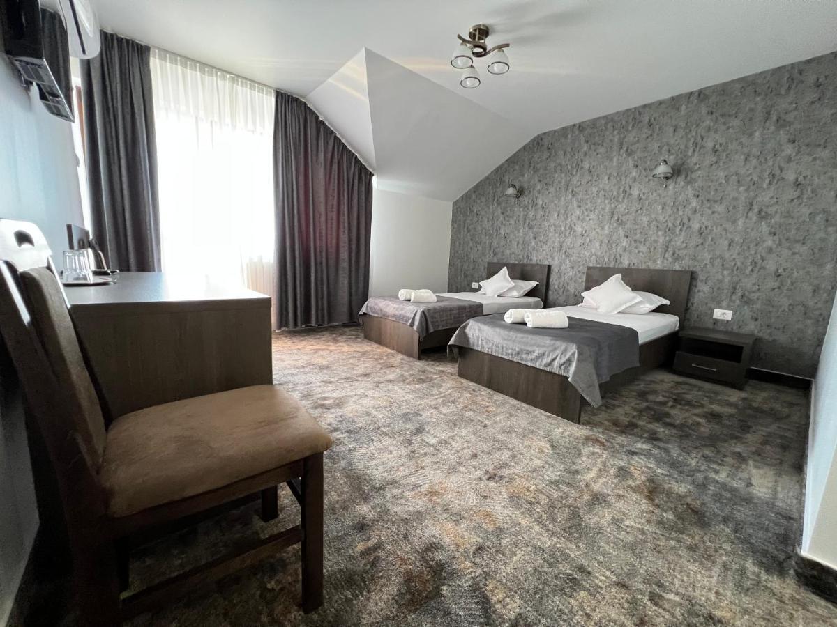Motel Infinit Zsilvásárhely Kültér fotó