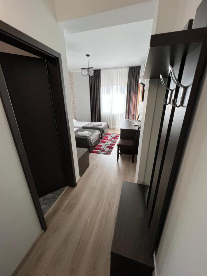 Motel Infinit Zsilvásárhely Kültér fotó