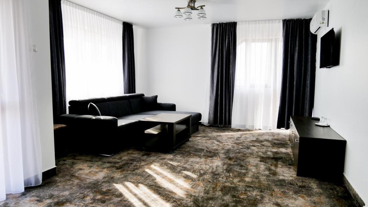 Motel Infinit Zsilvásárhely Kültér fotó