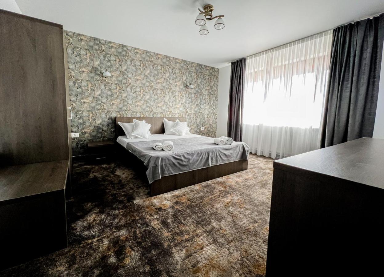 Motel Infinit Zsilvásárhely Kültér fotó