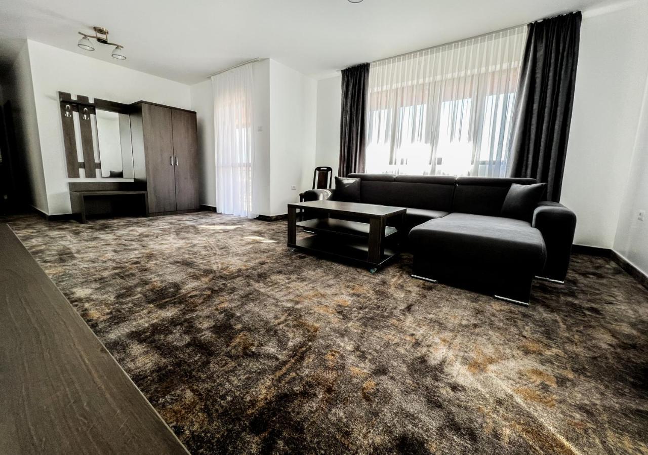 Motel Infinit Zsilvásárhely Kültér fotó