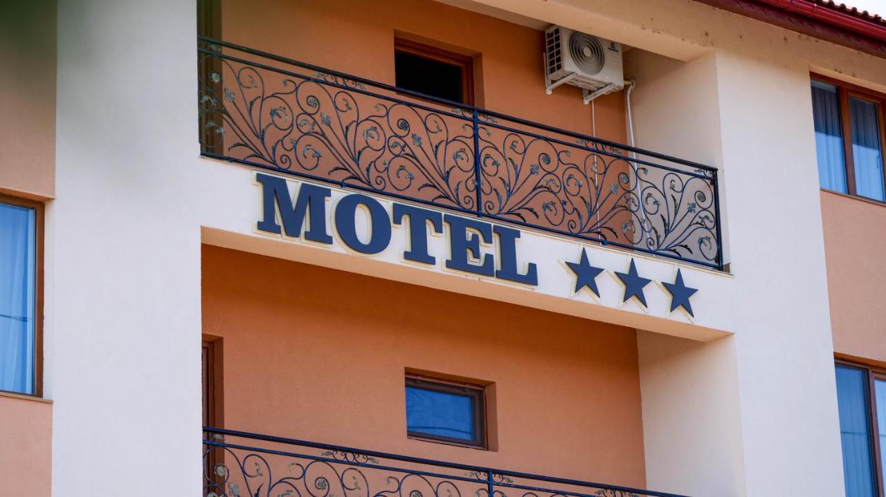 Motel Infinit Zsilvásárhely Kültér fotó