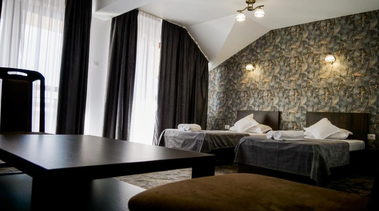 Motel Infinit Zsilvásárhely Kültér fotó