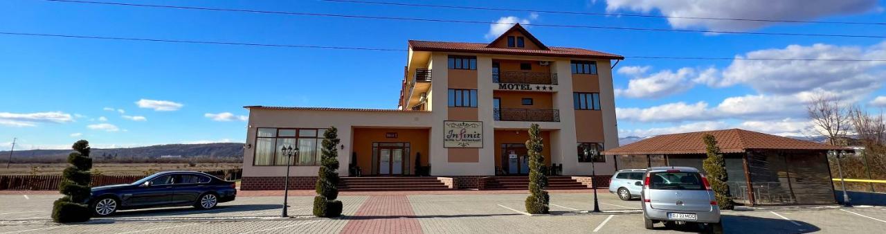 Motel Infinit Zsilvásárhely Kültér fotó