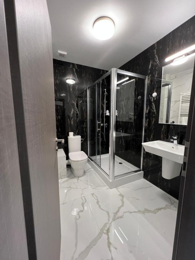 Motel Infinit Zsilvásárhely Kültér fotó